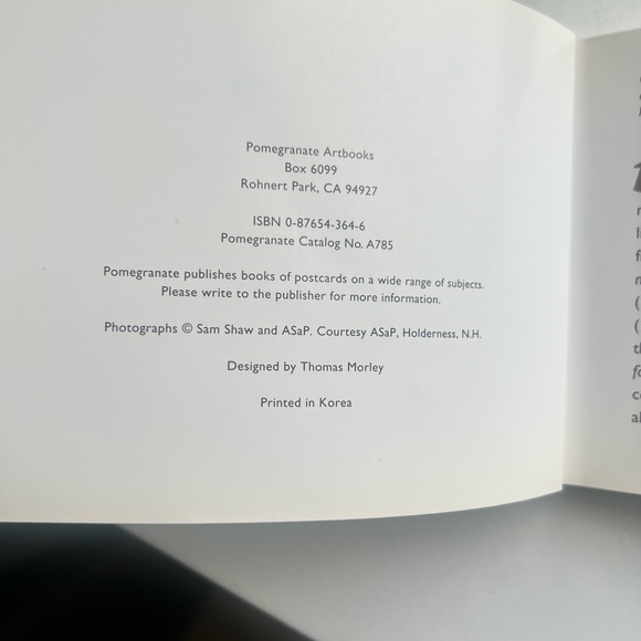 Marilyn Monroe book of postcards - Picture 3 of 8